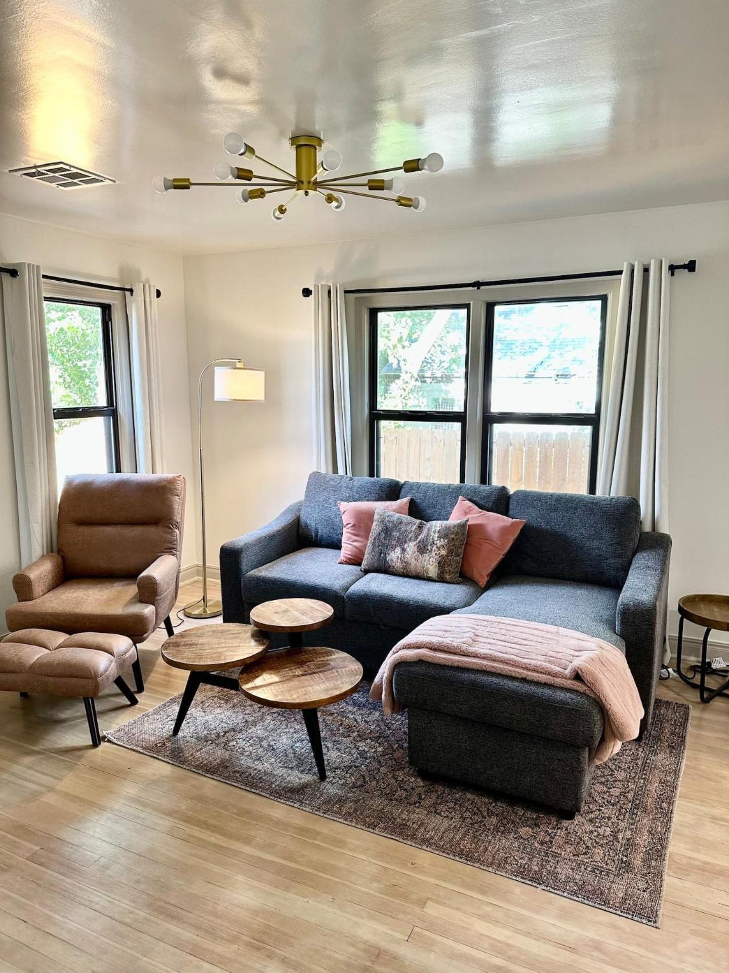 Campus Cottage Kng Bed! Walk To Uco And Downtown Edmond Esterno foto
